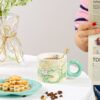 Kwiatowy Kubek z łyżeczką 280 ml + Pudełko na Prezent KB01ZIE